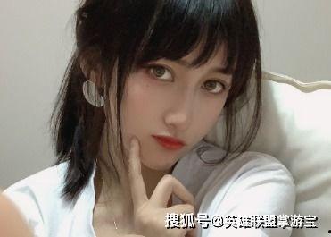 网红吃瓜事件俩个女的视频,两位女主角视频引发热议
